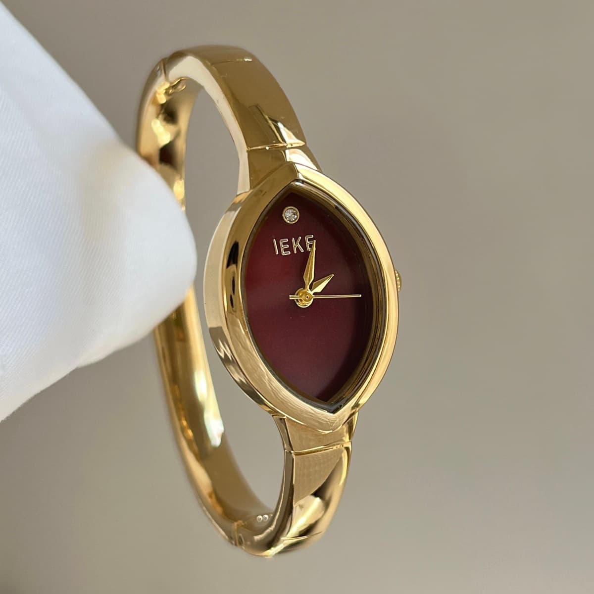 IEKE Water Resistant Bracelet Ladies Watch